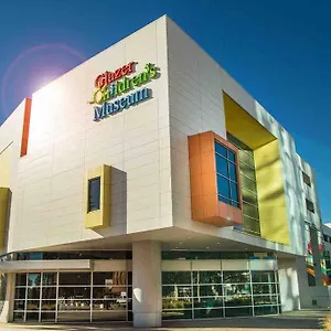 Apartment Chic Steps From Armature Works & Downtown Riverwalk, Tampa